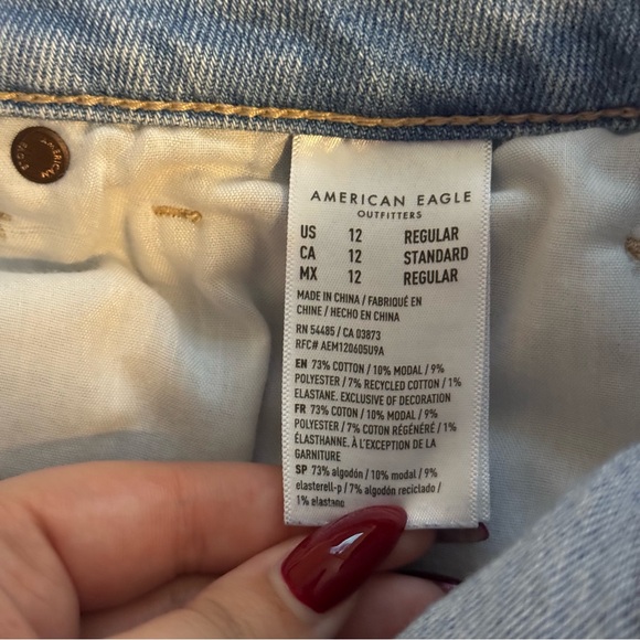 American Eagle Mom Straight Jean High Rise Distressed Size 12 Regular - Picture 6 of 10